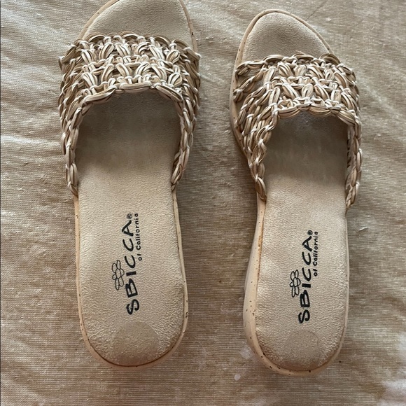 Slides - perfect for warm weather or in the house. BNWOT - Size 8 - Picture 2 of 5